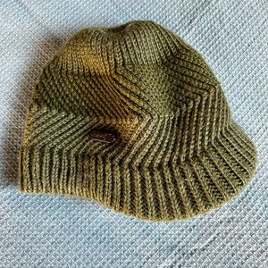 Arc’teryx wool blend brimmed beanie/hat, dark green